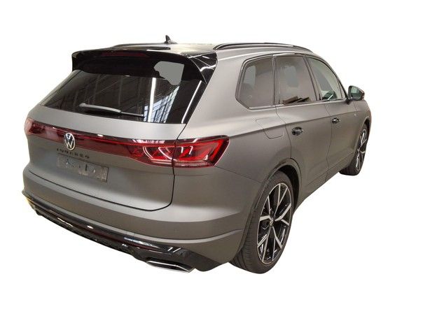 Volkswagen Touareg 2025 г. Серый, пробег 13600 км