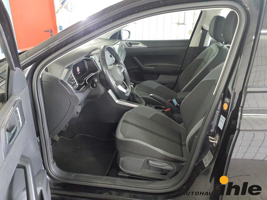 Volkswagen Polo 2023 г. Чёрный, пробег 49664 км
