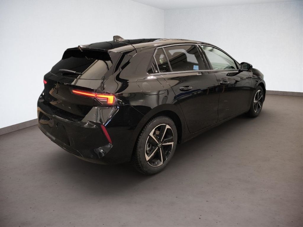 Opel Astra 2025 г. Чёрный, пробег 20373 км
