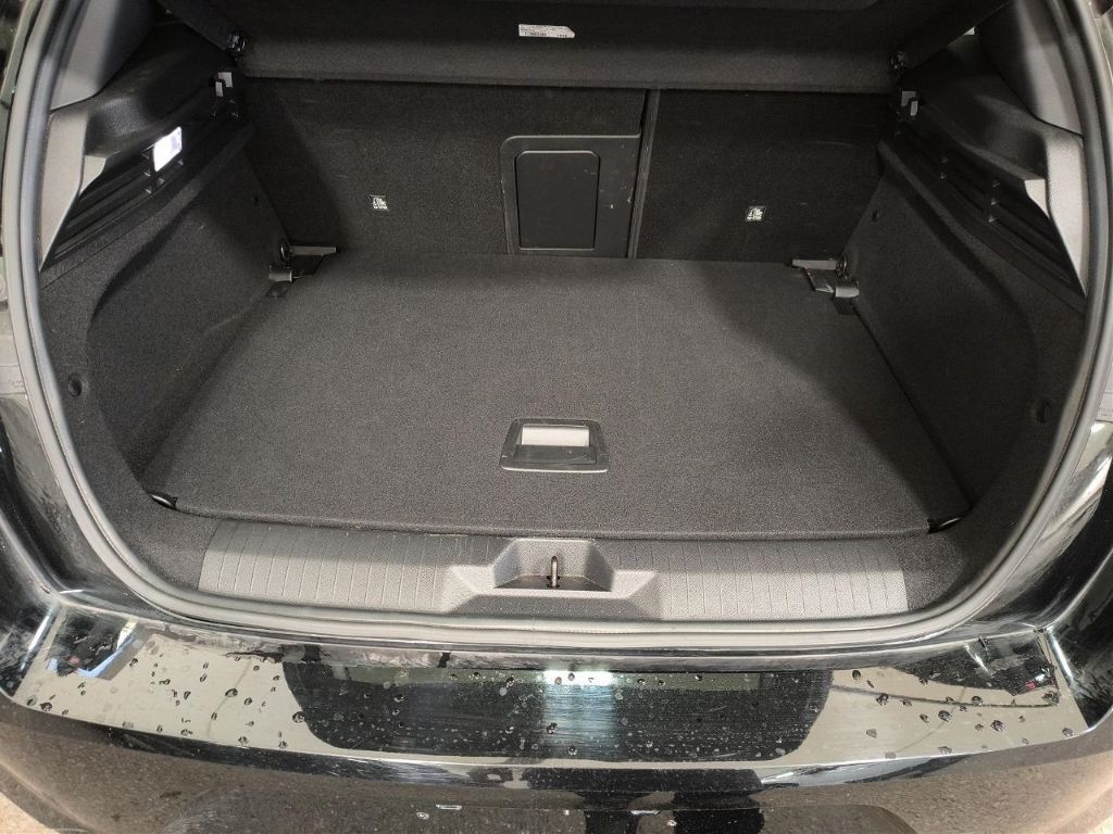 Opel Astra 2025 г. Чёрный, пробег 20373 км