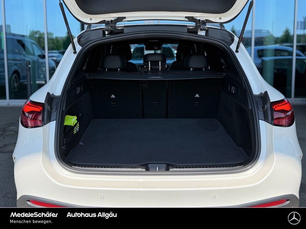 Mercedes-Benz GLC 220 2023 г. Белый, пробег 43620 км