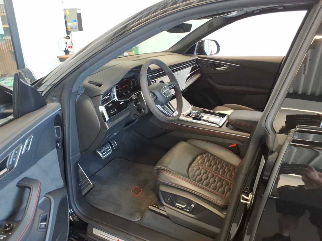 Audi RSQ8 2023 г. Чёрный, пробег 45400 км