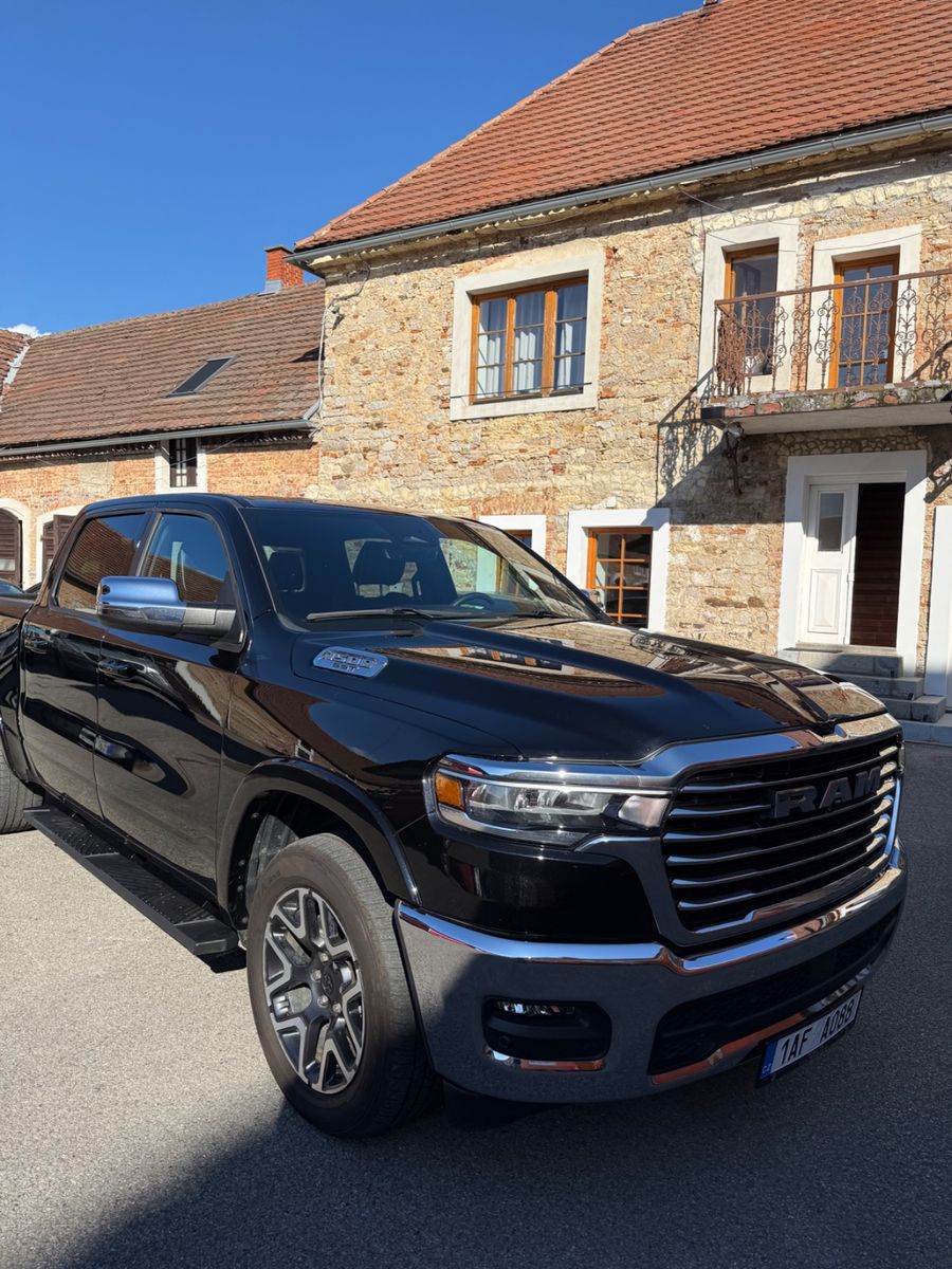 Dodge RAM 2025 г. Чёрный, пробег 60000 км