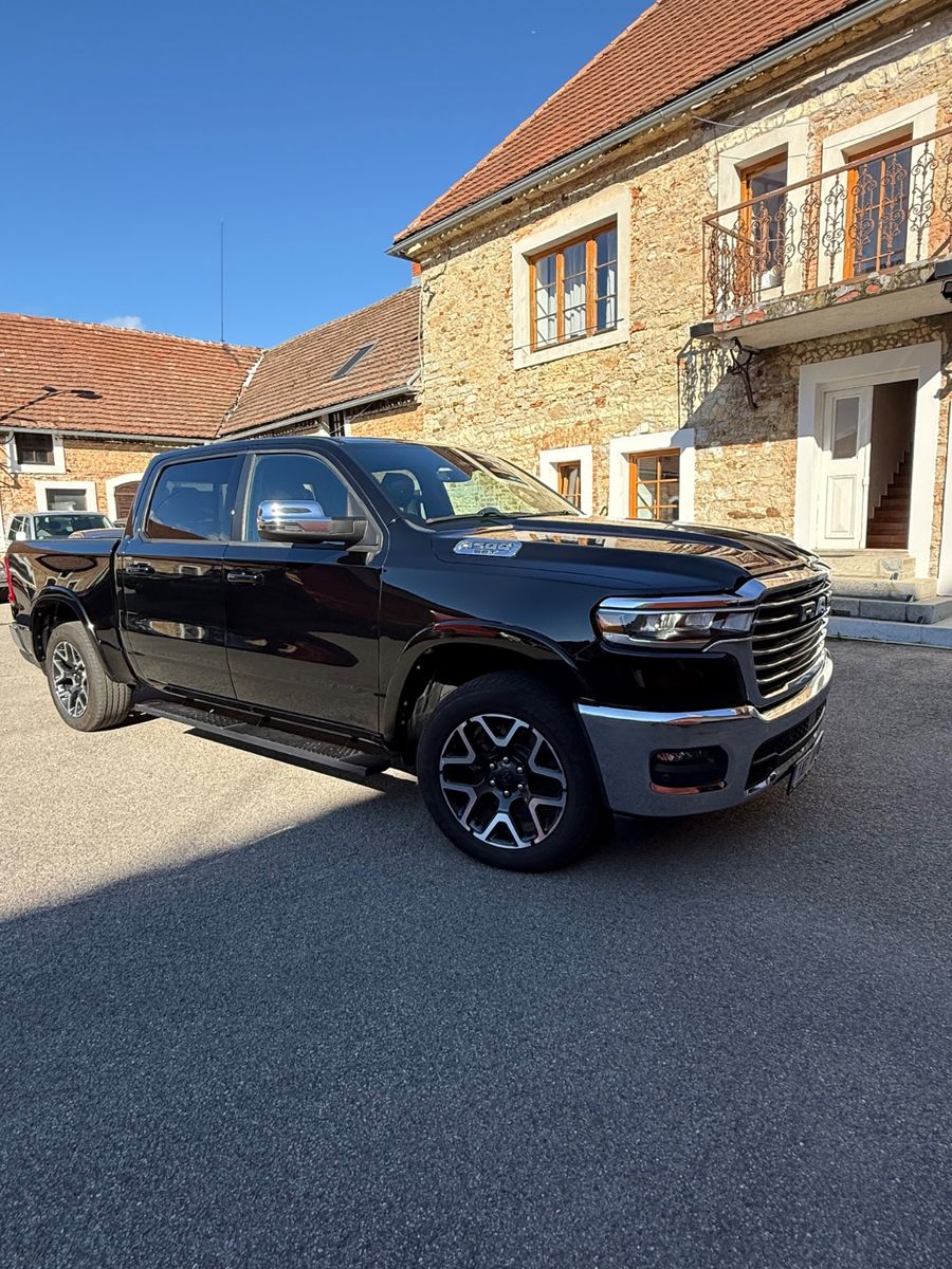 Dodge RAM 2025 г. Чёрный, пробег 60000 км