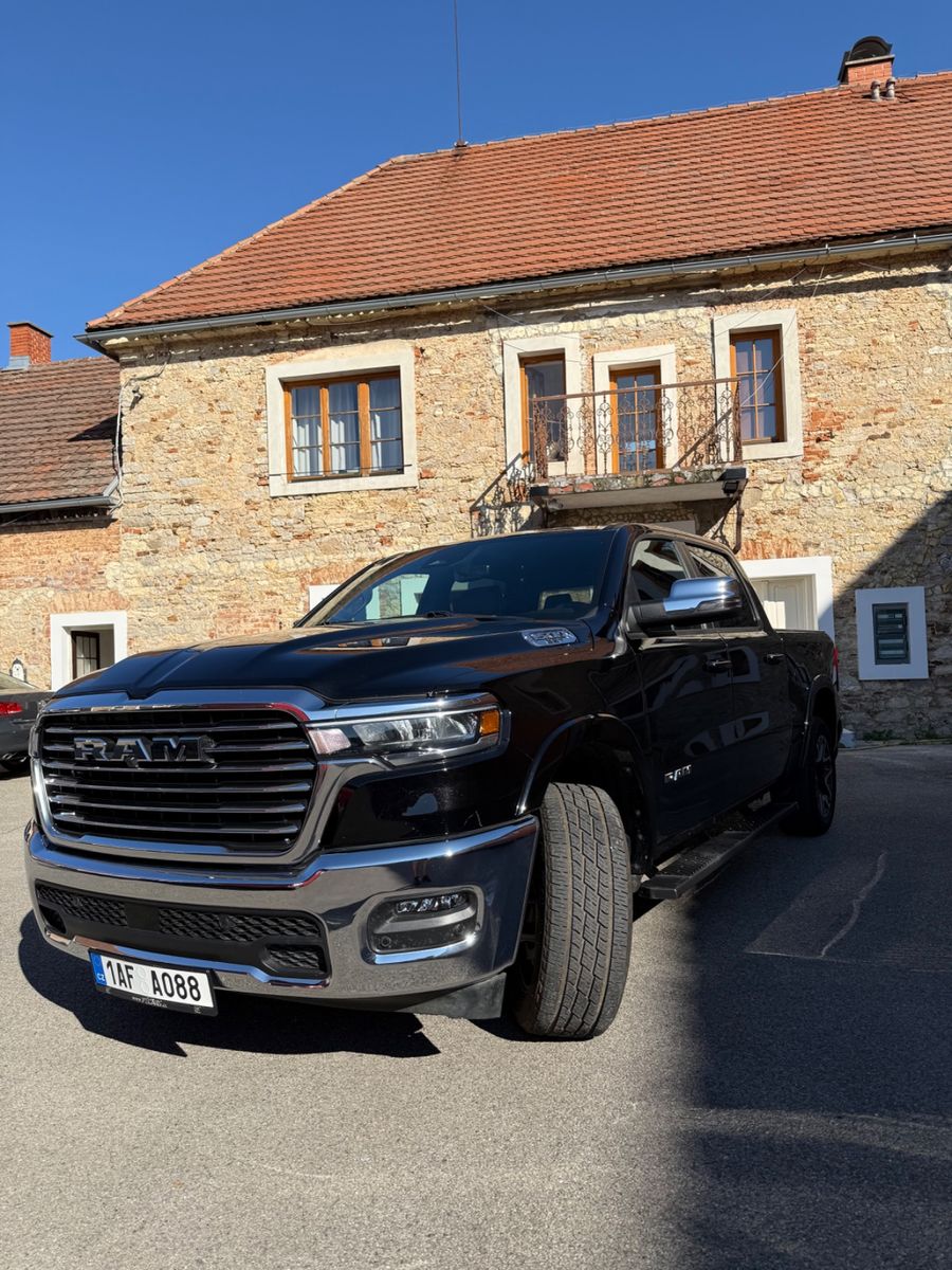 Dodge RAM 2025 г. Чёрный, пробег 60000 км