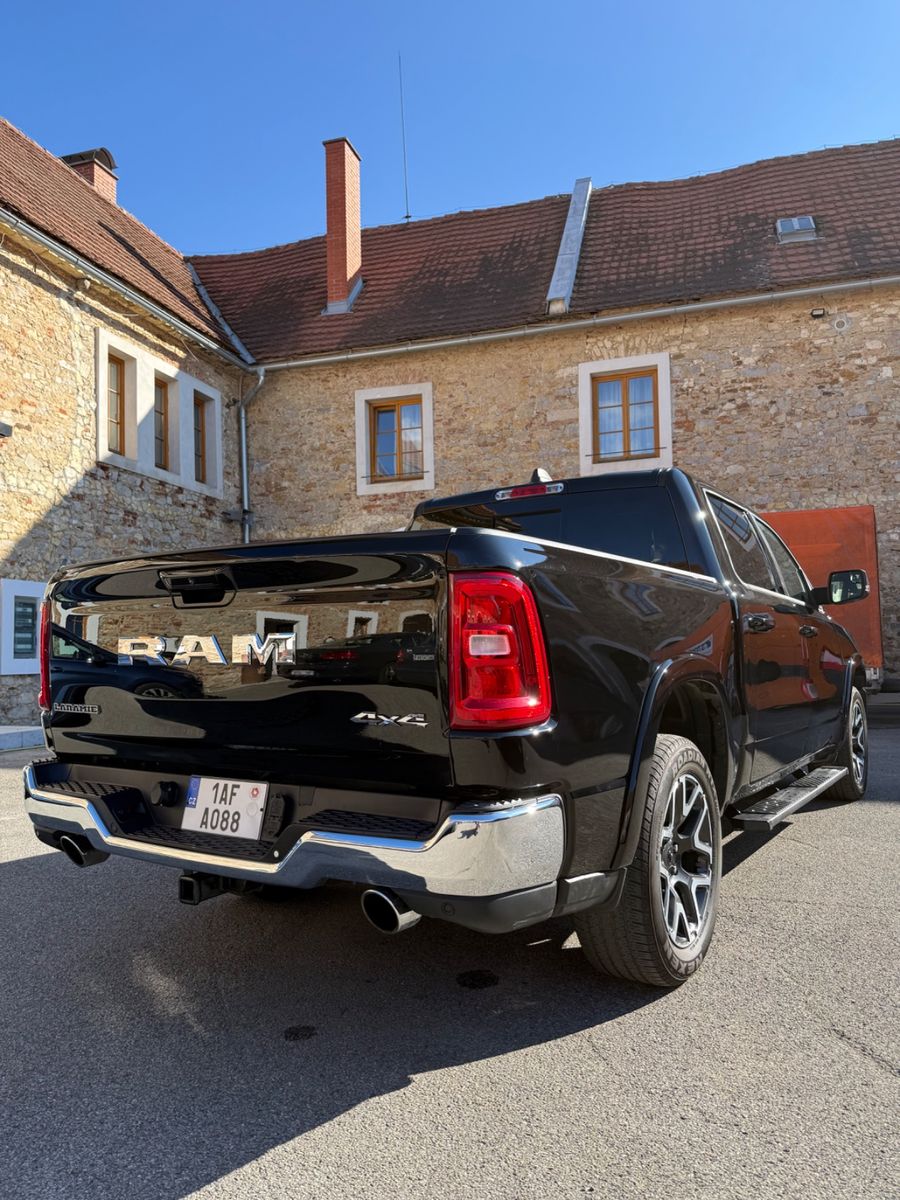 Dodge RAM 2025 г. Чёрный, пробег 60000 км