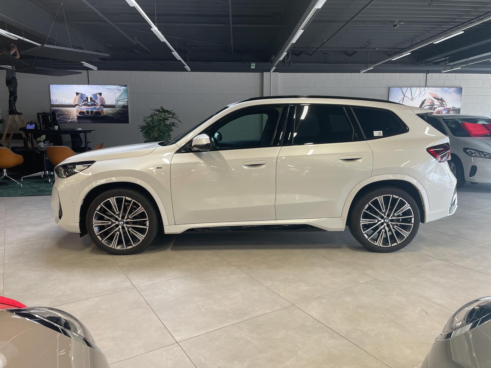 BMW X1 2023 г. Белый, пробег 43515 км