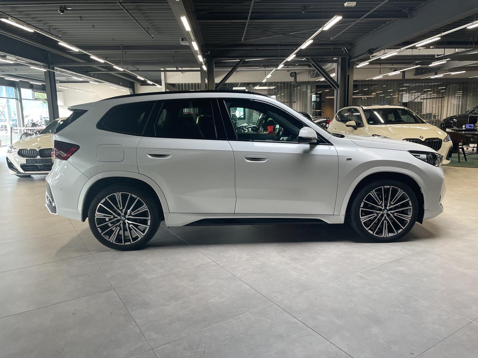 BMW X1 2023 г. Белый, пробег 43515 км