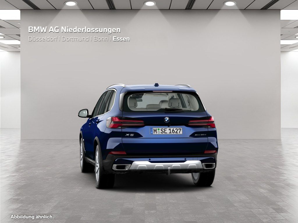 BMW X5 2023 г. Синий, пробег 18453 км