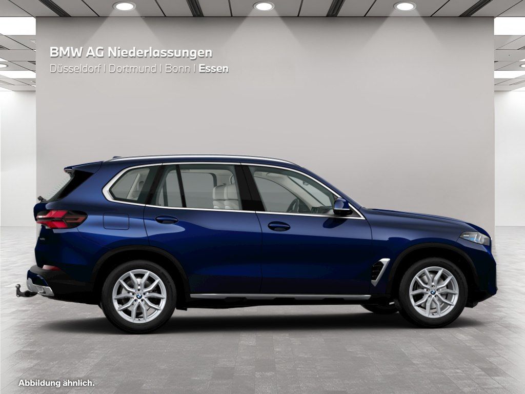 BMW X5 2023 г. Синий, пробег 18453 км