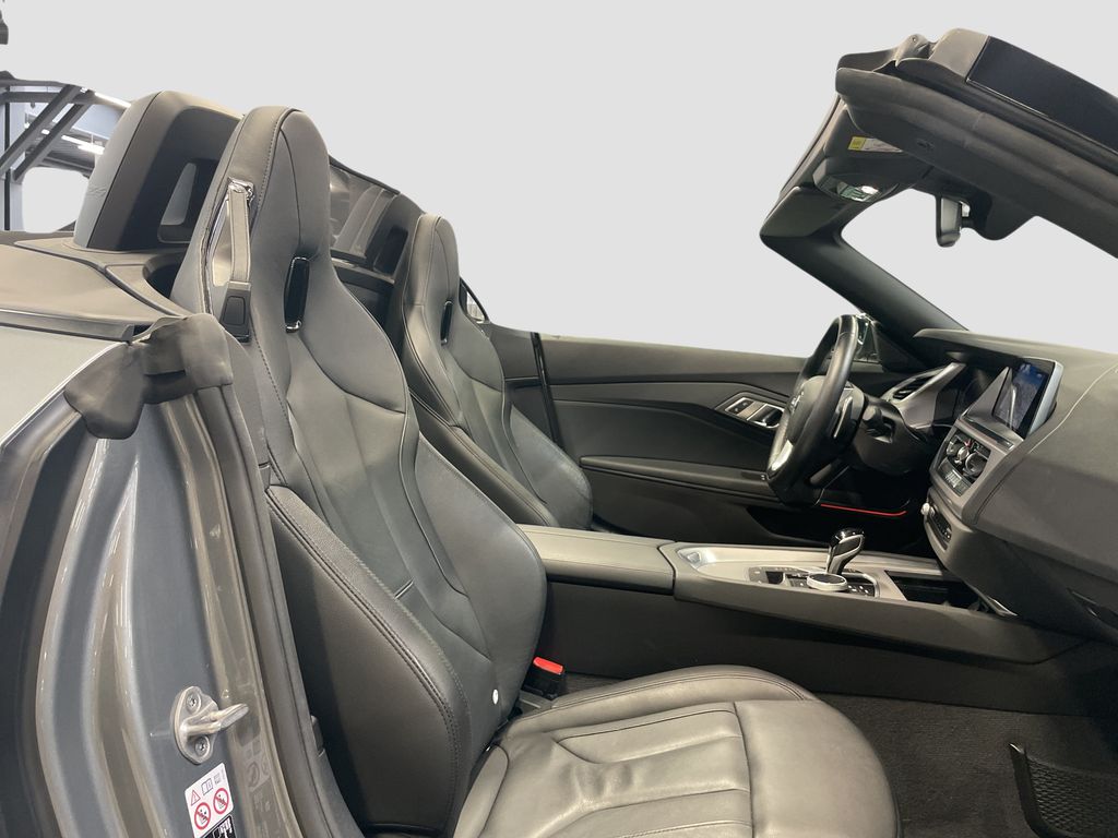 BMW Z4 2023 г. Серый, пробег 38379 км