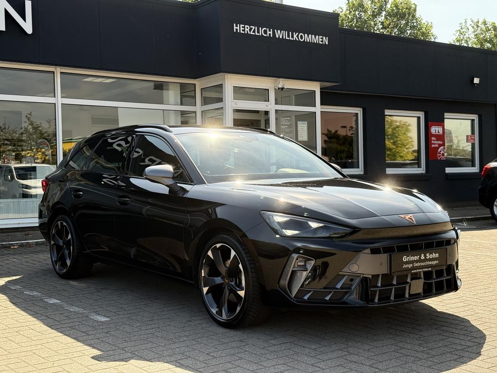 Cupra Leon 2025 г. Чёрный, пробег 27738 км