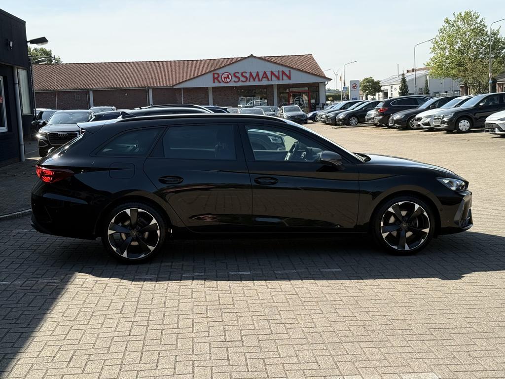 Cupra Leon 2025 г. Чёрный, пробег 27738 км