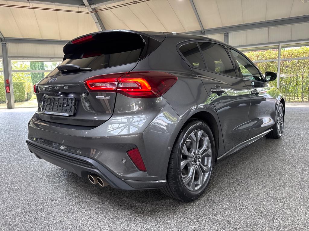 Ford Focus 2022 г. Серый, пробег 39122 км