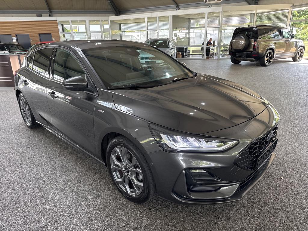 Ford Focus 2022 г. Серый, пробег 39122 км