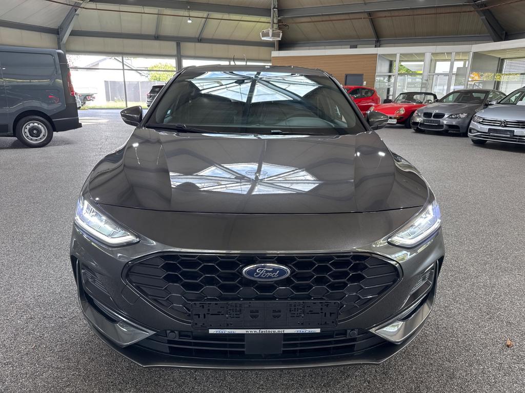 Ford Focus 2022 г. Серый, пробег 39122 км
