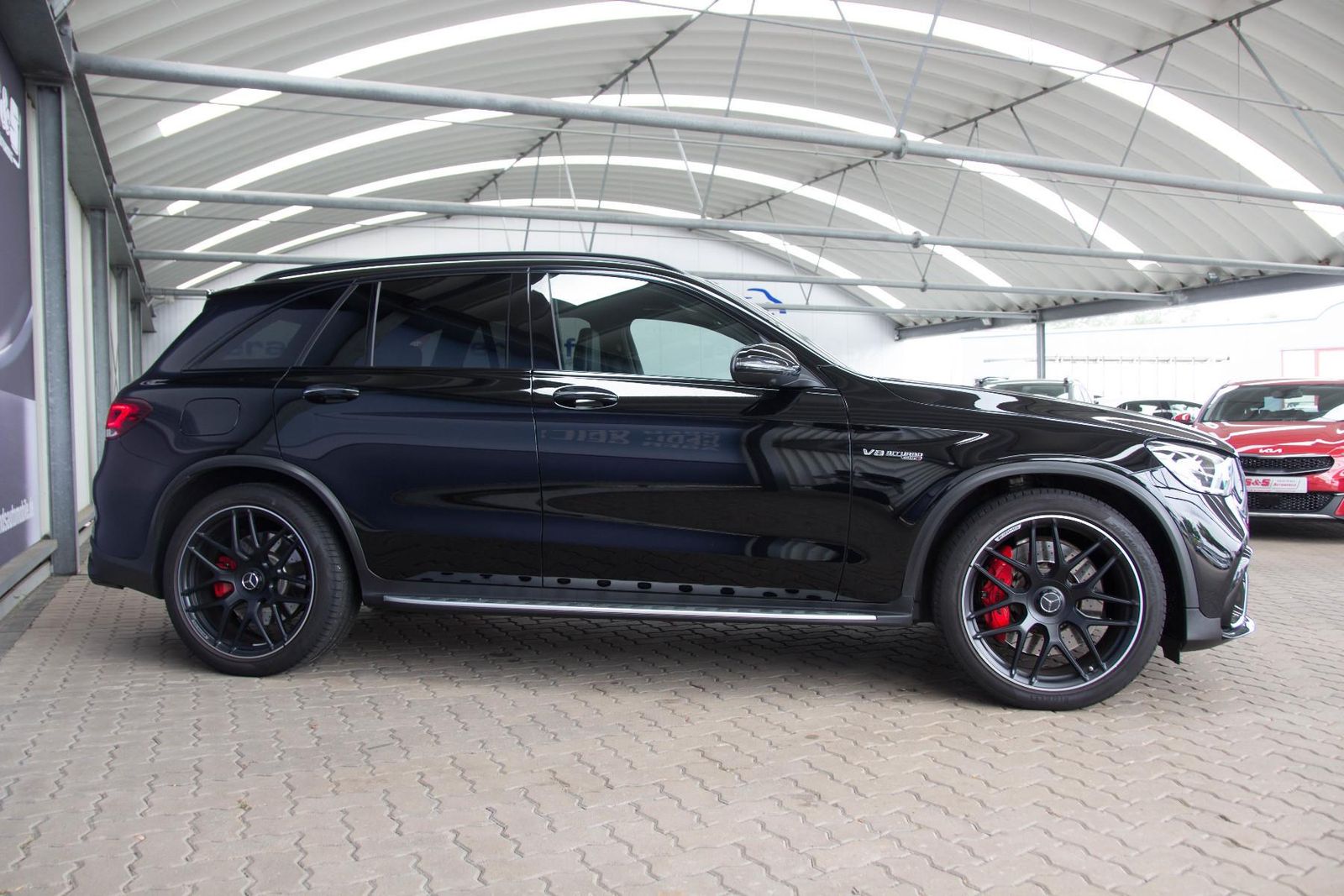 Mercedes-Benz GLC 63 AMG 2022 г. Чёрный, пробег 27000 км