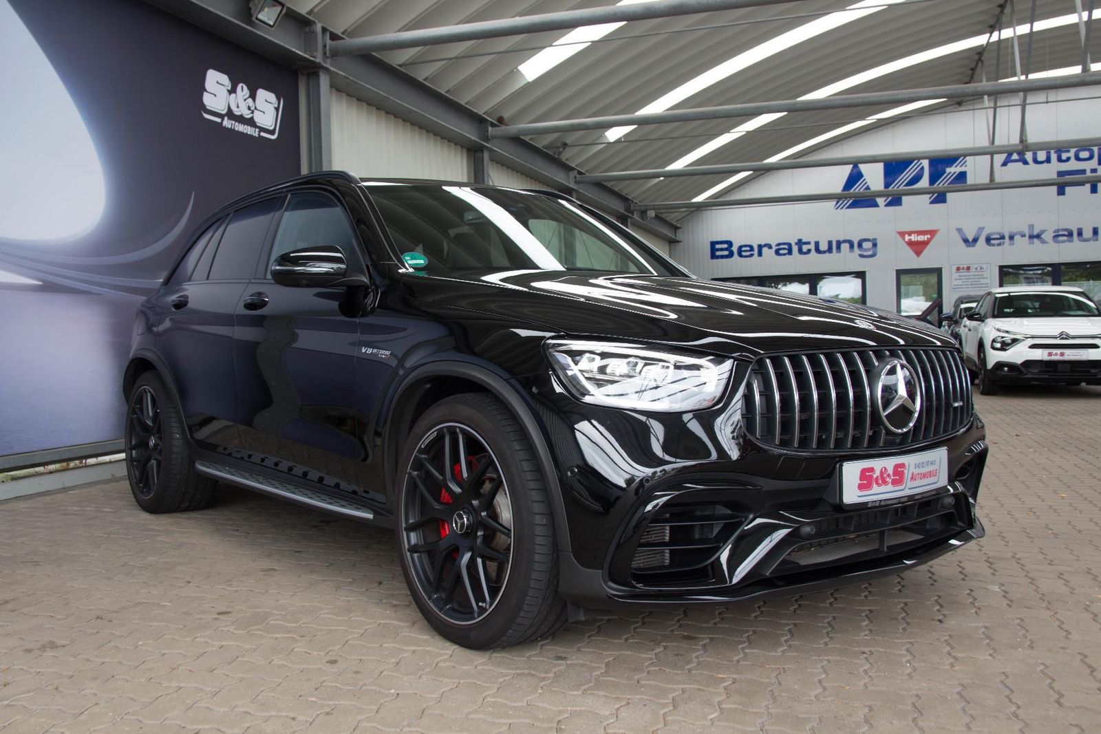 Mercedes-Benz GLC 63 AMG 2022 г. Чёрный, пробег 27000 км