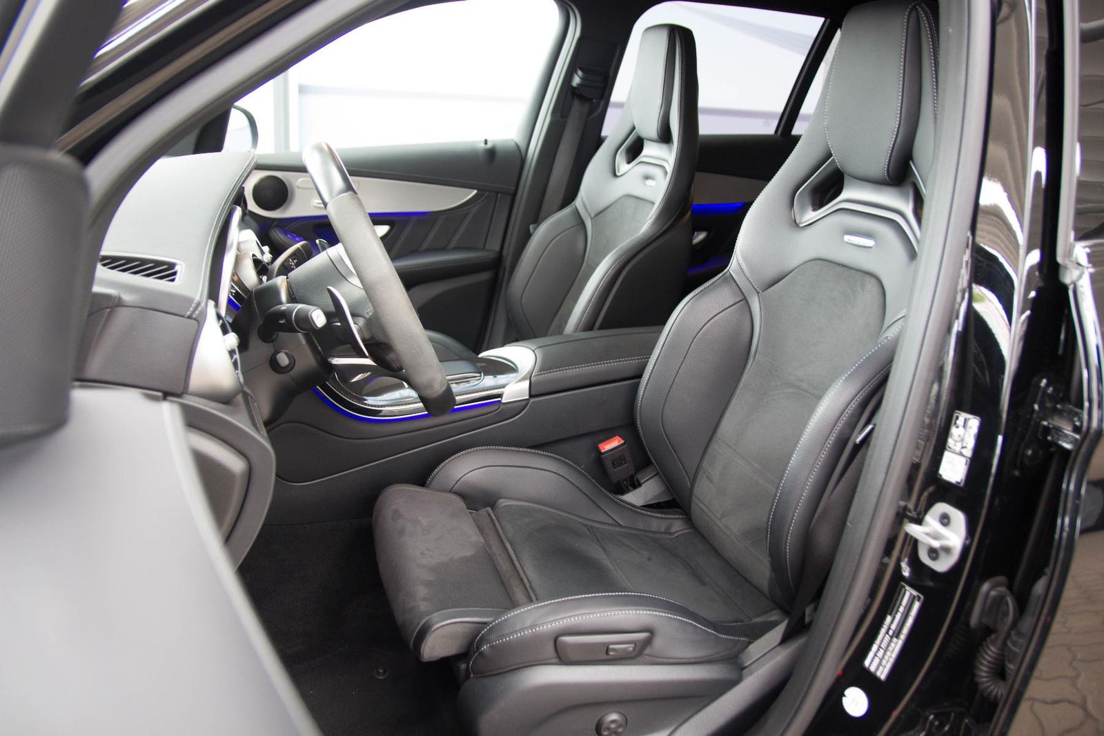 Mercedes-Benz GLC 63 AMG 2022 г. Чёрный, пробег 27000 км