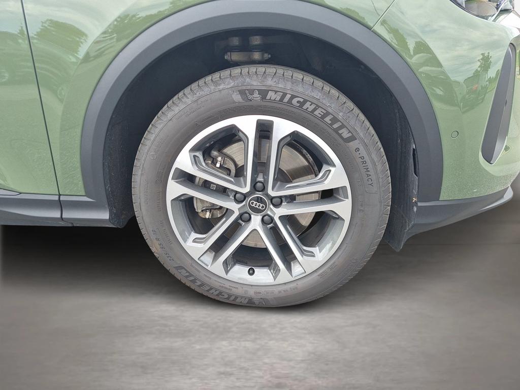 Audi Q5 2025 г. Зелёный, пробег 50000 км
