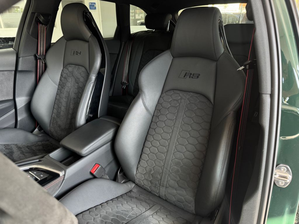 Audi RS4 2024 г. Зелёный, пробег 24712 км