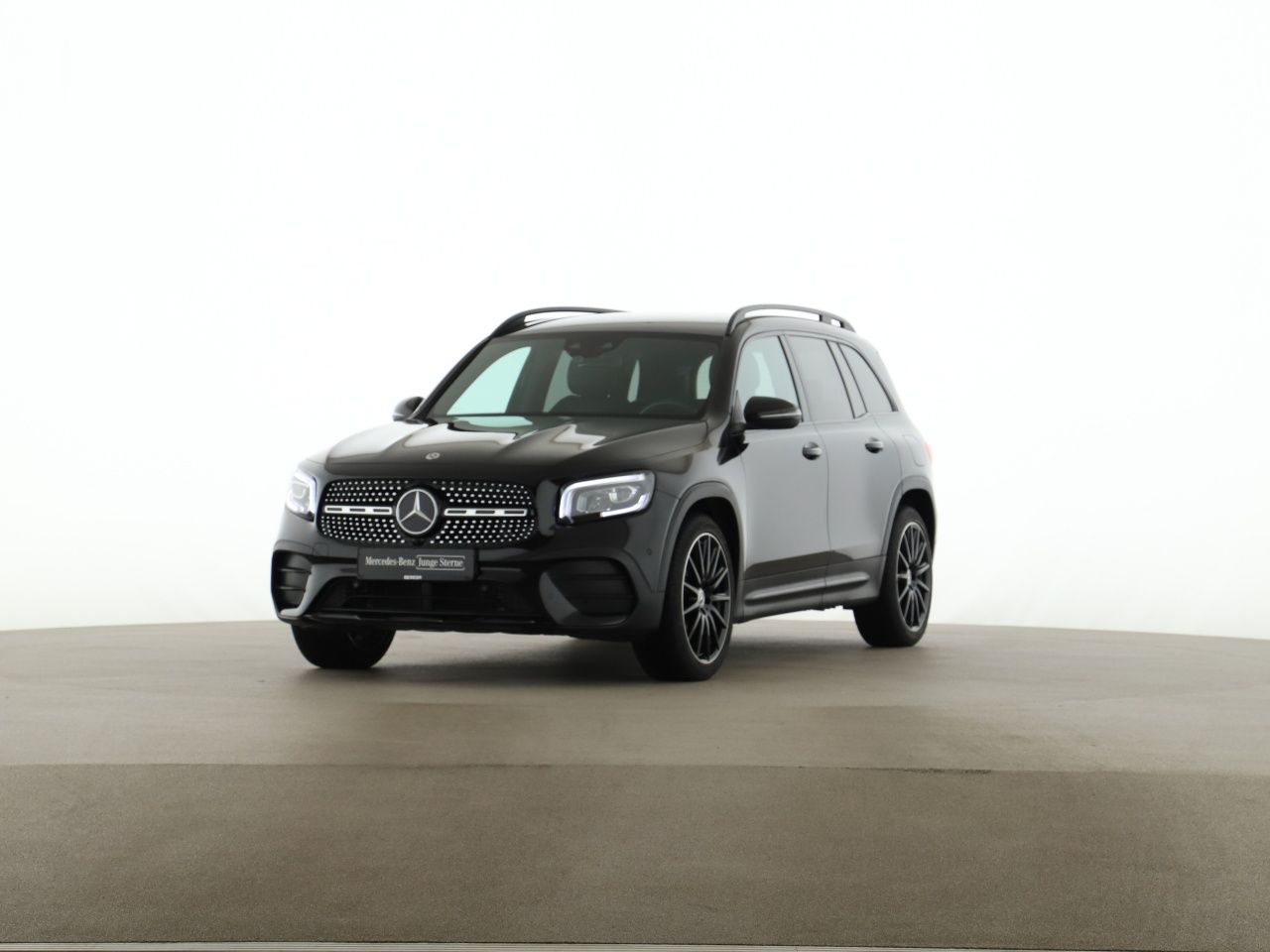 Mercedes-Benz GLB 200 2023 г. Чёрный, пробег 48449 км