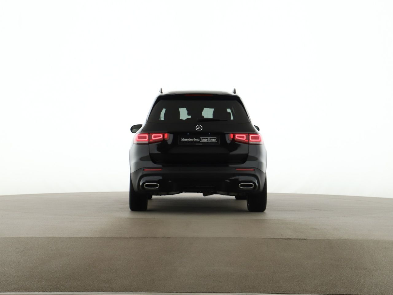 Mercedes-Benz GLB 200 2023 г. Чёрный, пробег 48449 км