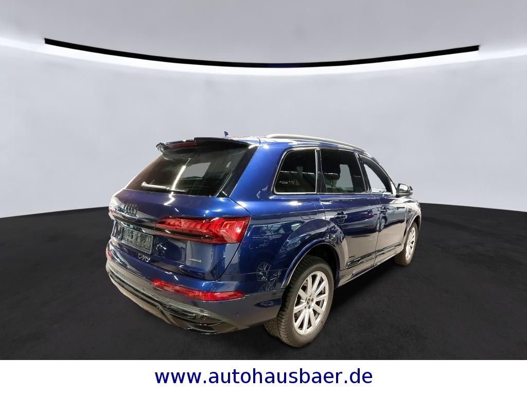 Audi Q7 2024 г. Синий, пробег 40844 км