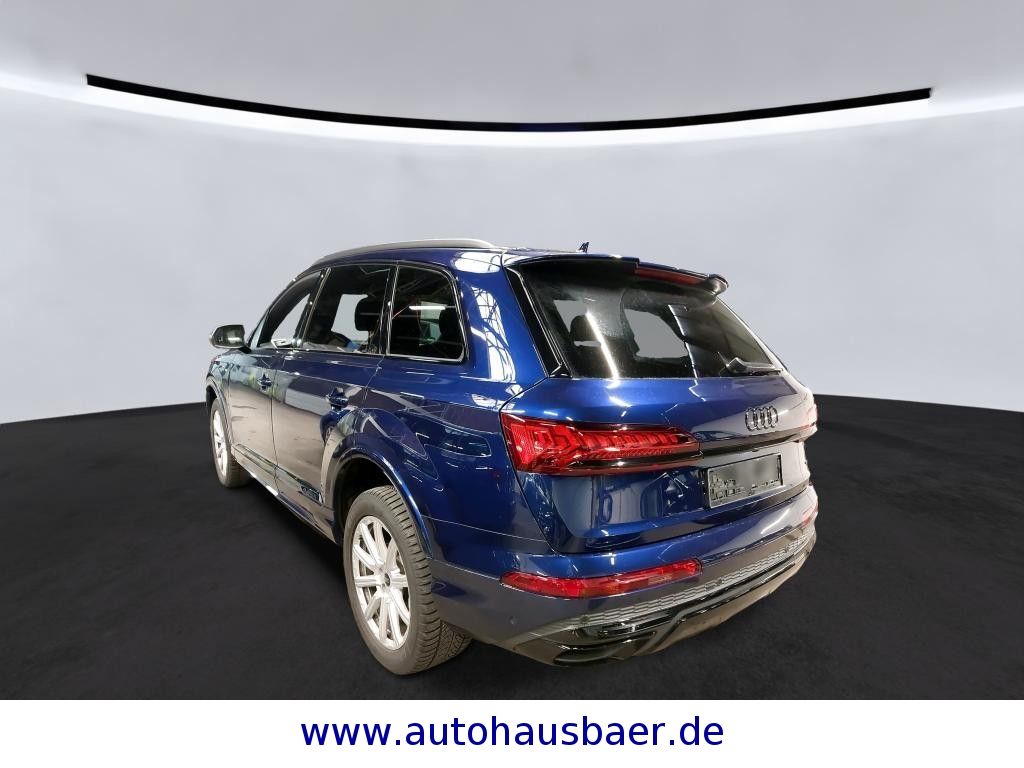 Audi Q7 2024 г. Синий, пробег 40844 км
