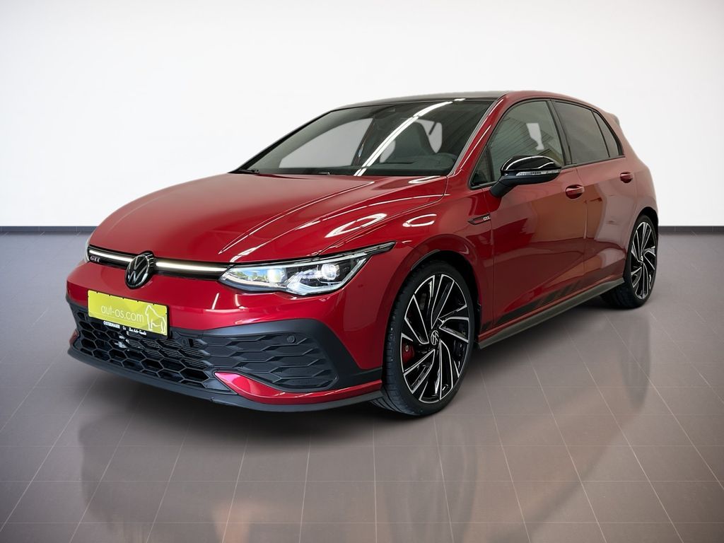 Volkswagen Golf 2023 г. Красный, пробег 30730 км