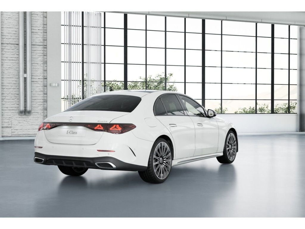 Mercedes-Benz E 220 2025 г. Белый, пробег 12158 км