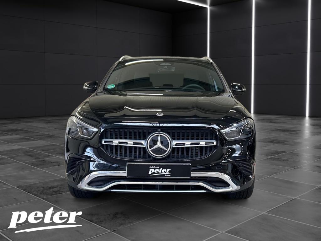 Mercedes-Benz GLA 200 2026 г. Чёрный, пробег 19000 км