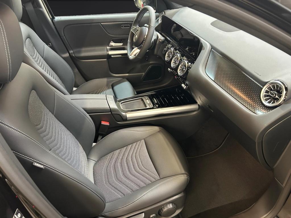 Mercedes-Benz GLA 200 2026 г. Чёрный, пробег 19000 км