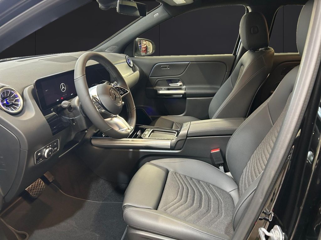 Mercedes-Benz GLA 200 2026 г. Чёрный, пробег 19000 км