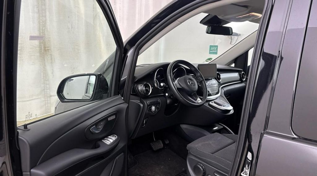 Mercedes-Benz V 250 2023 г. Чёрный, пробег 58371 км