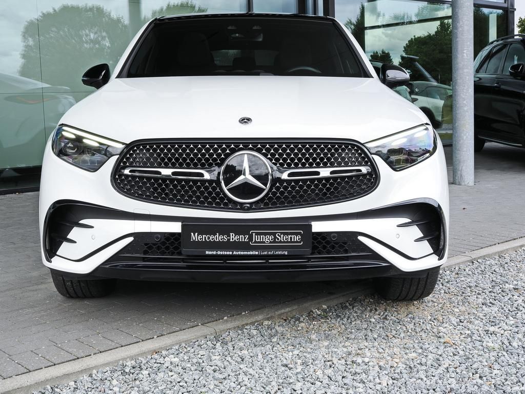 Mercedes-Benz GLC 220 2025 г. Серебристый, пробег 17912 км