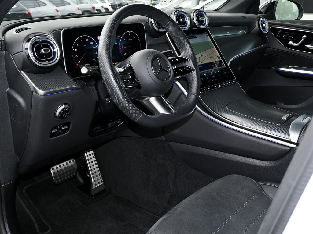 Mercedes-Benz GLC 220 2025 г. Серебристый, пробег 17912 км