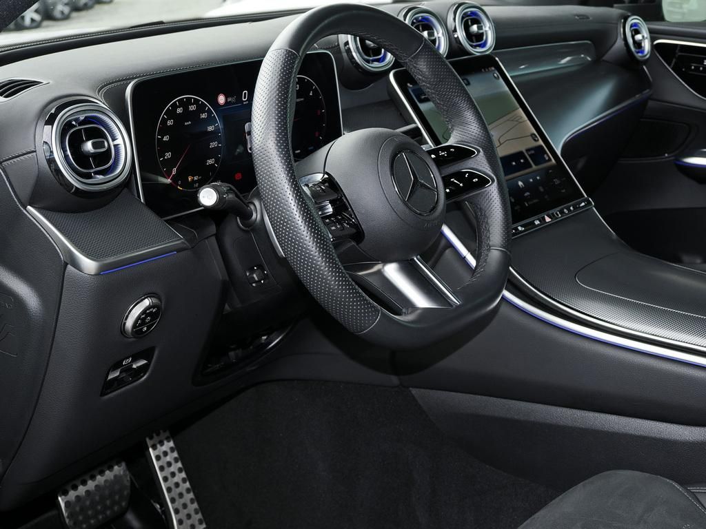 Mercedes-Benz GLC 220 2025 г. Серебристый, пробег 17912 км