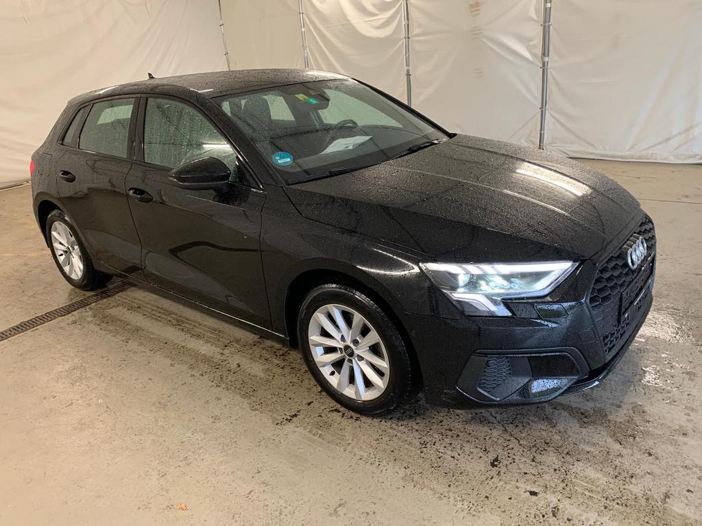 Audi A3 2023 г. Чёрный, пробег 41614 км