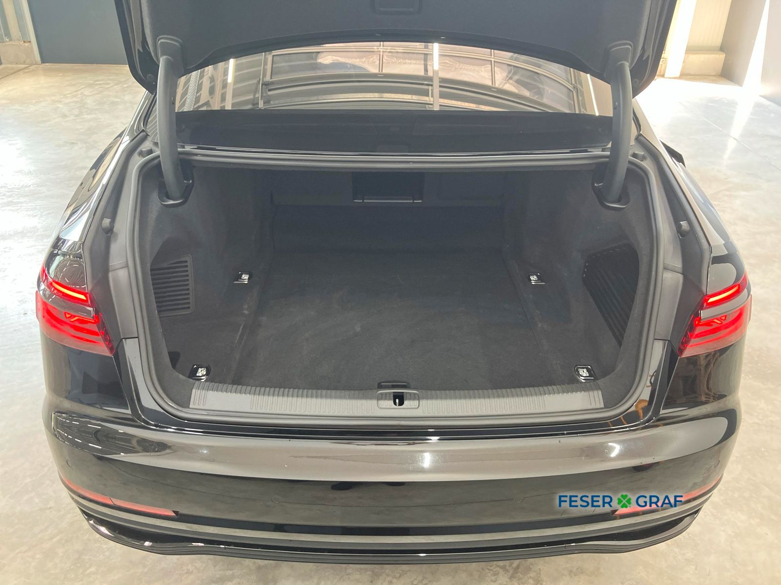 Audi A8 2023 г. Чёрный, пробег 40609 км