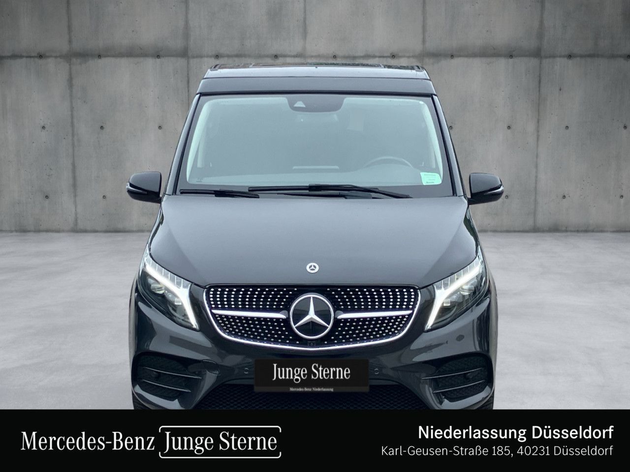 Mercedes-Benz V 220 2023 г. Серый, пробег 54298 км