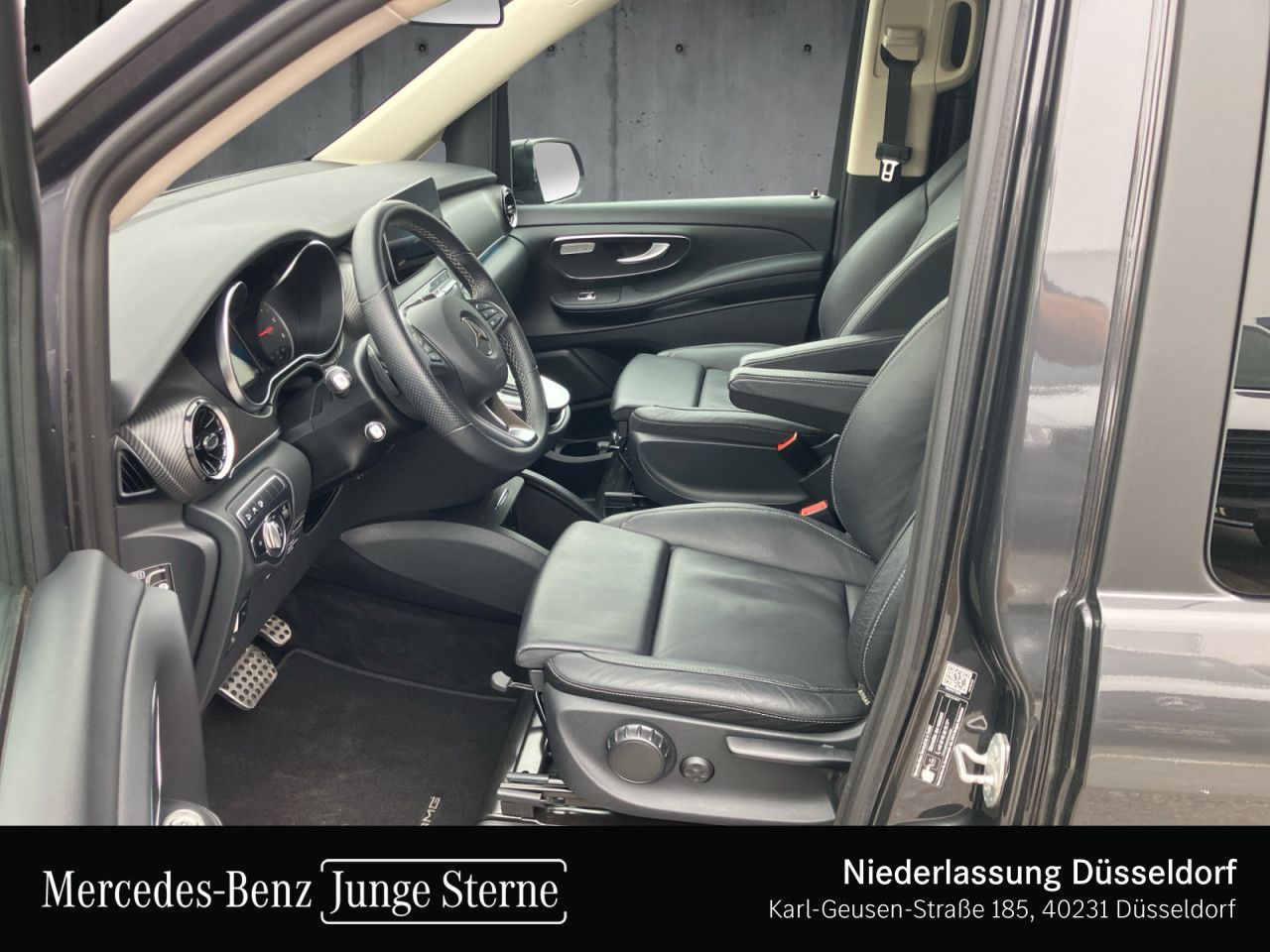 Mercedes-Benz V 220 2023 г. Серый, пробег 54298 км
