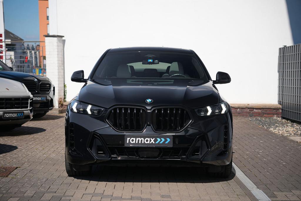 BMW X6 2024 г. Чёрный, пробег 22000 км