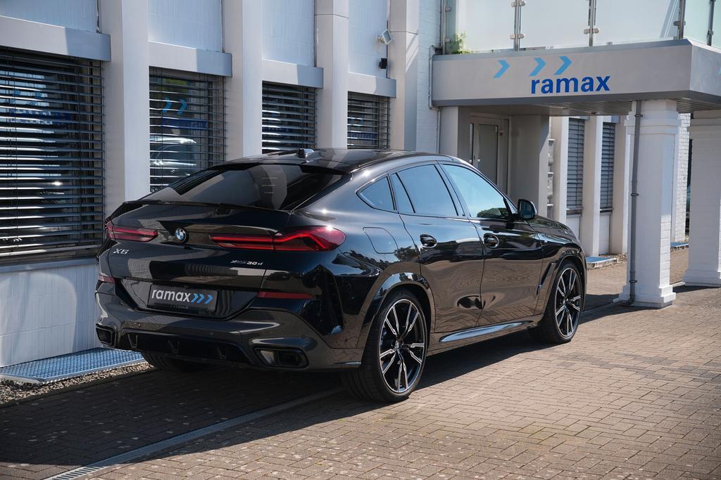 BMW X6 2024 г. Чёрный, пробег 22000 км
