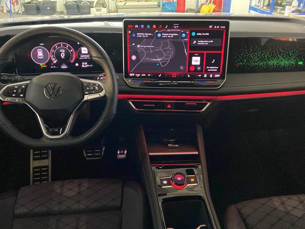 Volkswagen Tiguan 2025 г. Белый, пробег 26162 км