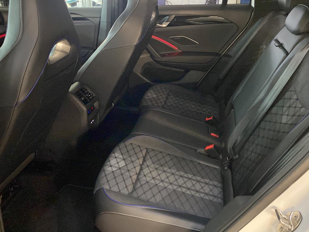 Volkswagen Tiguan 2025 г. Белый, пробег 26162 км