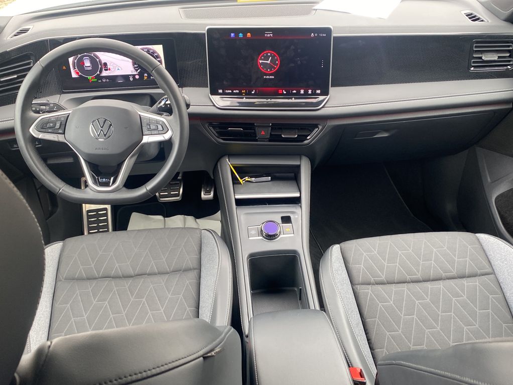 Volkswagen Tiguan 2025 г. Белый, пробег 28891 км