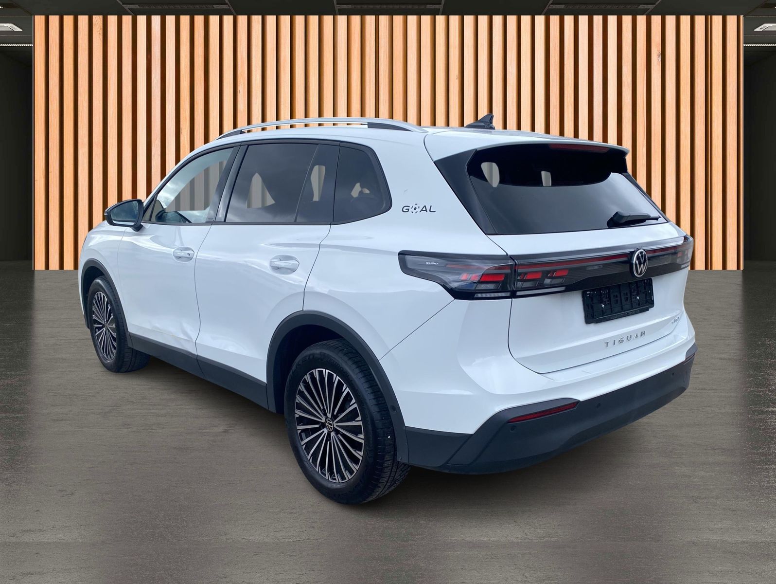 Volkswagen Tiguan 2025 г. Белый, пробег 28891 км