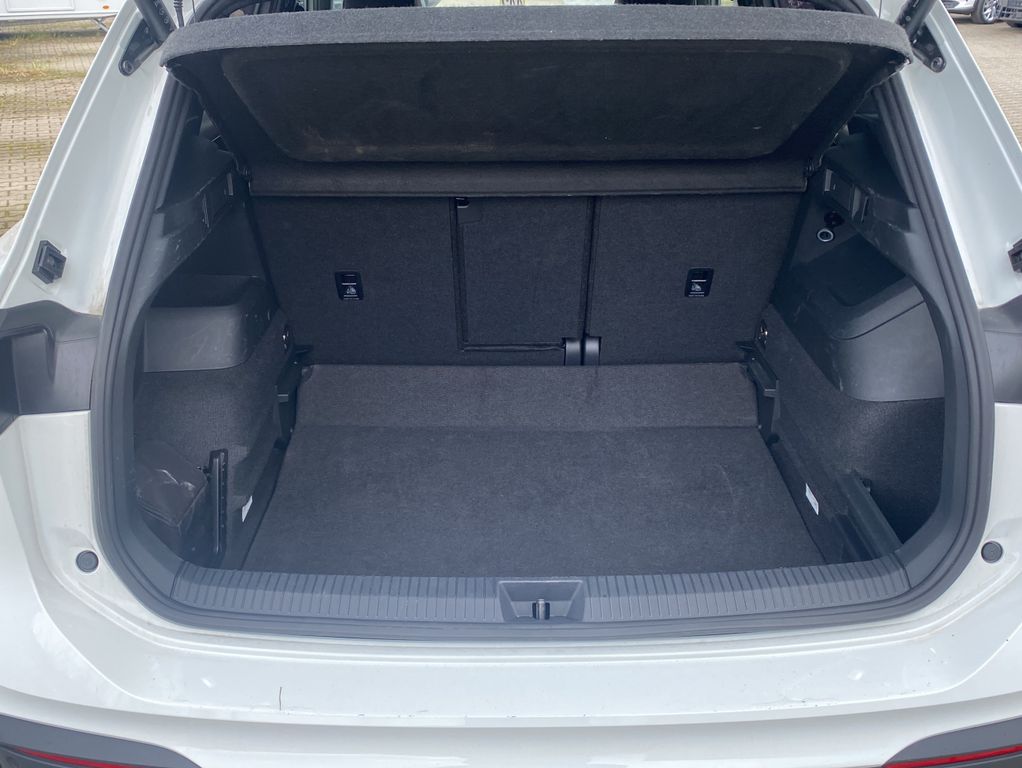 Volkswagen Tiguan 2025 г. Белый, пробег 28891 км