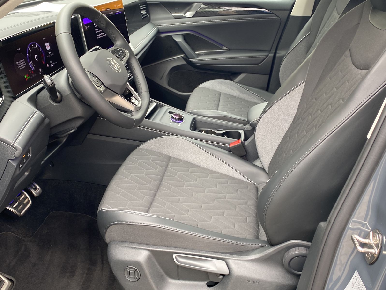 Volkswagen Tiguan 2025 г. Серый, пробег 25349 км
